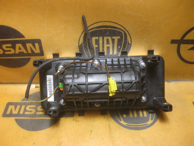 305215810001 MERCEDES купить в Черновцы