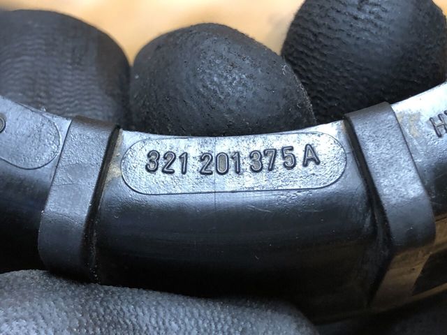 VAG 321201375A Крышка топливного насоса в наличии Киев