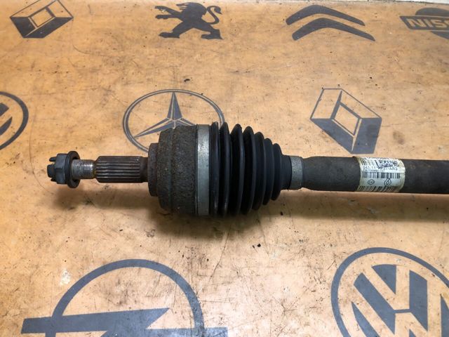 RENAULT 391009864R Полуось (привод) передняя правая в наличии Киев