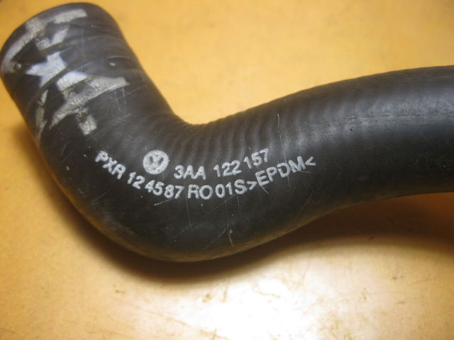 3AA122157 VAG Шланг (патрубок) радиатора охлаждения верхний купить в Черновцы
