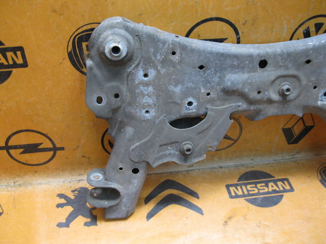 Поперечина передней подвески 544019631R RENAULT