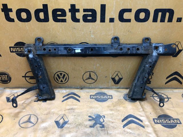 Балка передней подвески (подрамник), передняя 622105747R RENAULT