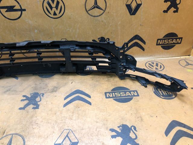 622542412R RENAULT Решетка бампера переднего центральная купить в Павлоград