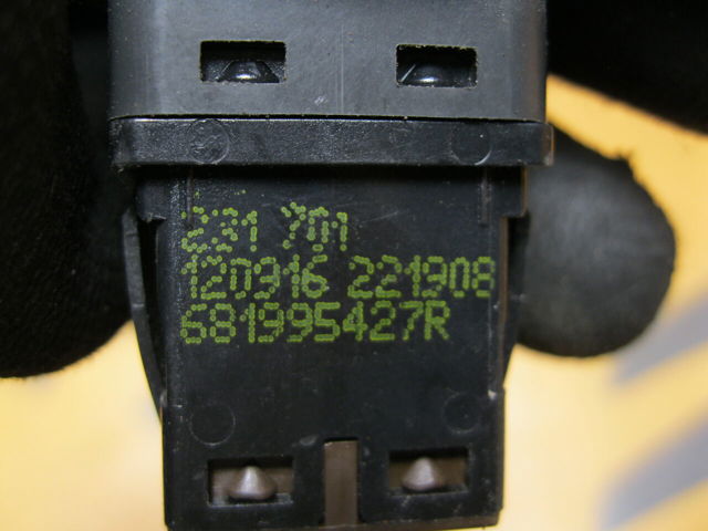 681995427R RENAULT Замок отключения (деактивации) подушки безопастности пассажира купить в Хмельницкий