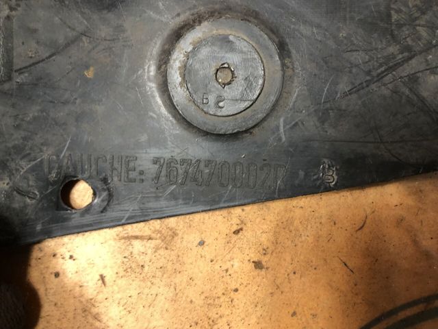 Подкрылок задний левый 767470002R RENAULT