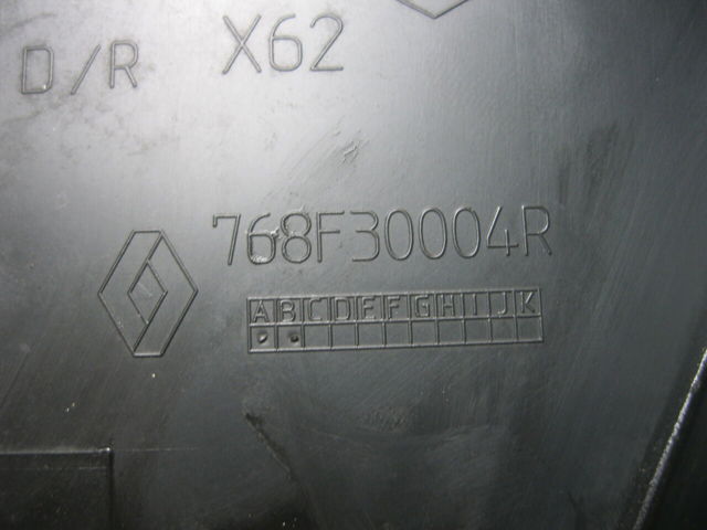 RENAULT 768F30004R Накладка крыла заднего правого в наличии Ирпень