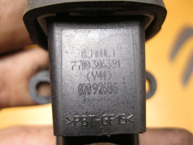 Датчик отключения топливного насоса 7700306391 RENAULT