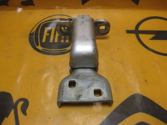Петля передней двери 7700311772 RENAULT