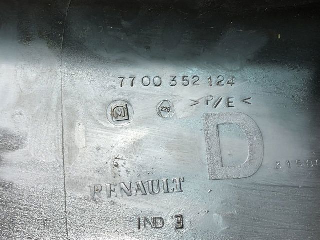 Угол бампера заднего правый 7700352124 RENAULT
