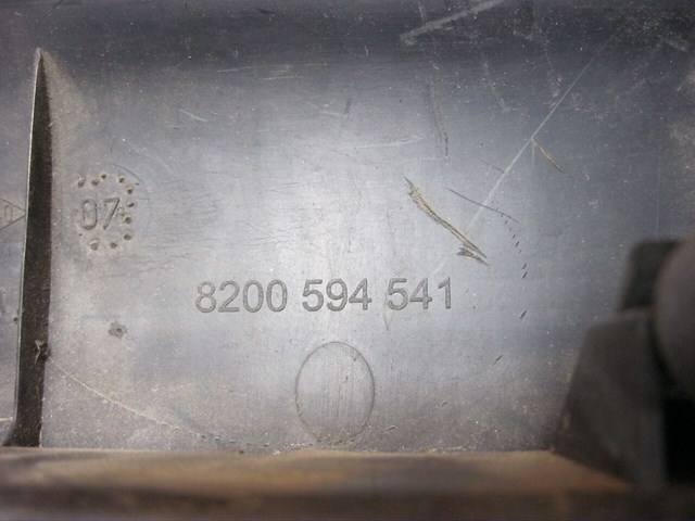 Накладка задней распашной двери правая 7700352127 RENAULT