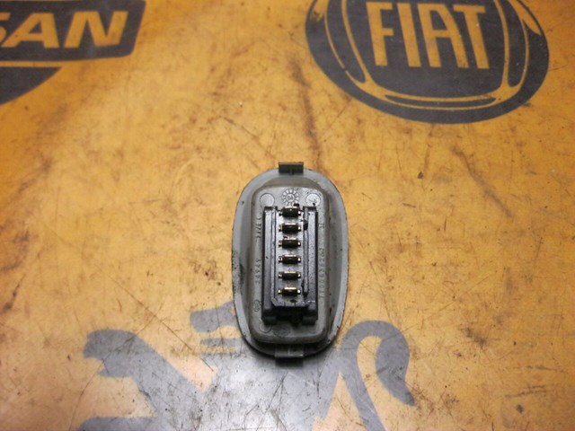 7700432963 RENAULT Кнопка блокировки дверей купить в Кривой Рог
