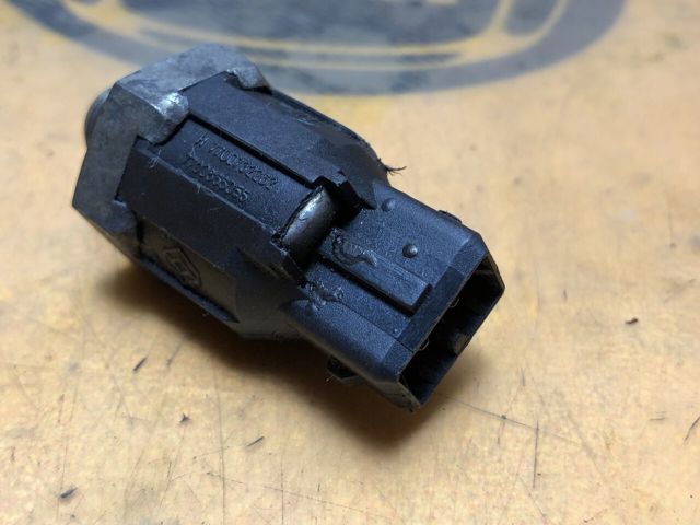 7700732262 RENAULT Датчик детонации купить в Киев
