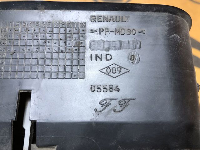 7701045856 RENAULT Решетка вентиляции салона на "торпедо" купить в Житомир