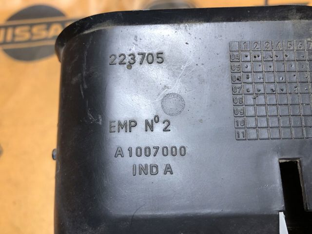7701045856 RENAULT Решетка вентиляции салона на "торпедо" купить в Черновцы