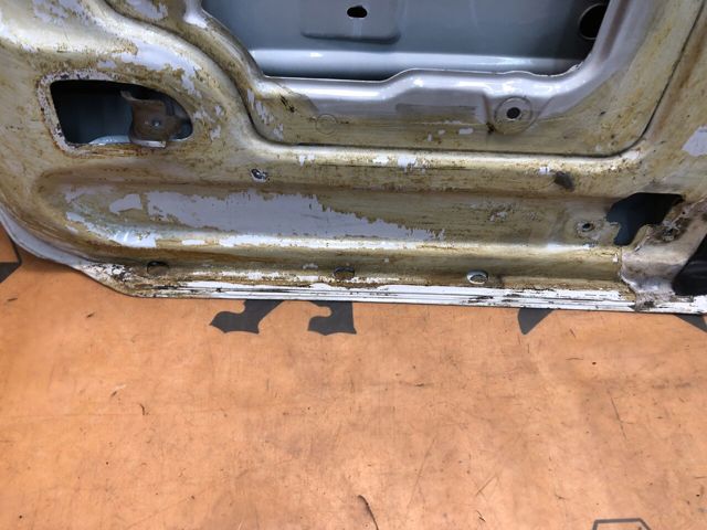 RENAULT 7751468944 Дверь фургона задняя распашная правая в наличии Винница