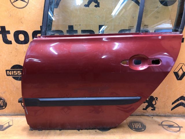 Дверь задняя 7751475408 RENAULT