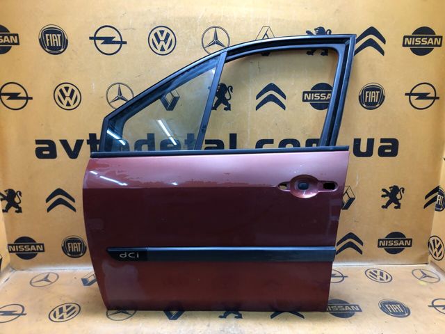Передняя левая дверь 7751477221 RENAULT