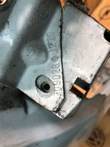 RENAULT 7751691053 Крыло переднее правое в наличии Полтава