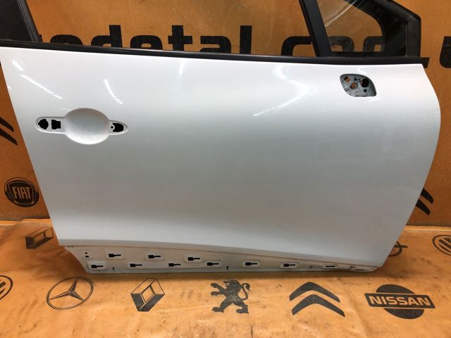 801104098R RENAULT Дверь передняя правая купить в Украина