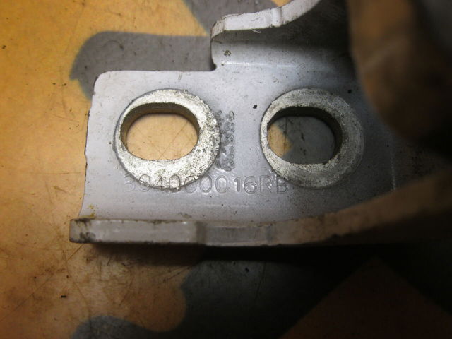 Петля передней двери, правой 804000016R RENAULT