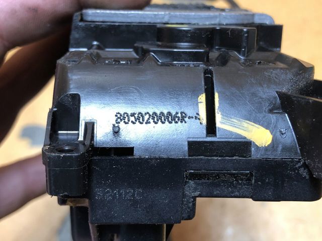 RENAULT 805020006R Замок двери передней правой в наличии Черкассы