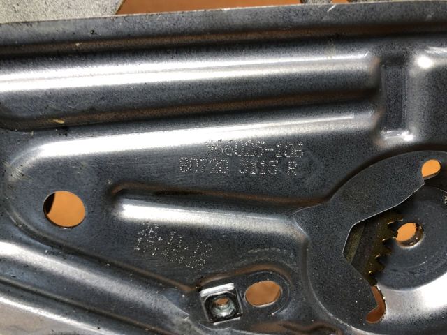 807205115R RENAULT Механизм стеклоподъемника двери передней правой купить в Одесса