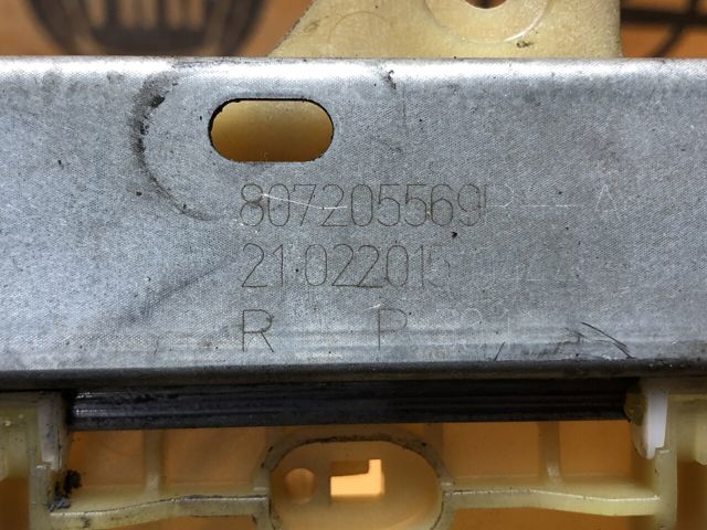 Механизм стеклоподъемника двери передней, правой 807205569R RENAULT