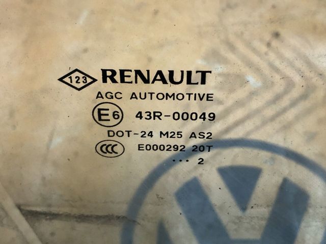 Стекло передней правой двери 8200000385 RENAULT