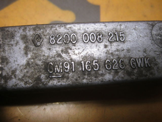 RENAULT 8200008215 Кронштейн подушки (опоры) двигателя правой в наличии Полтава