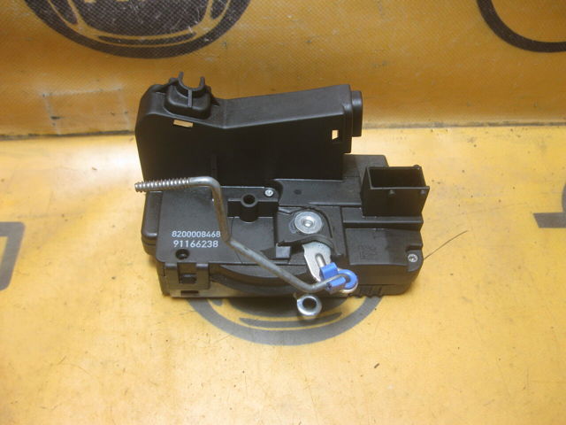 Замки и ручки дверей задка (две двери) 8200008468 RENAULT