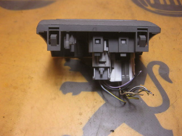 RENAULT 8200025895 в наличии Черновцы