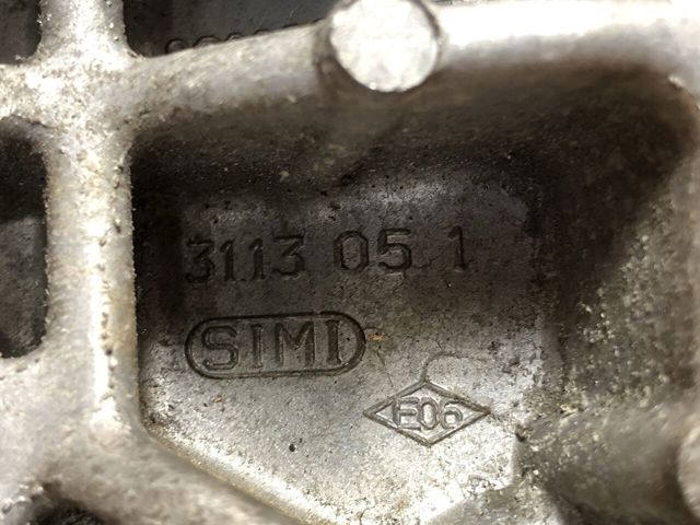 RENAULT 8200027175 Кронштейн подушки (опоры) двигателя правой в наличии Павлоград