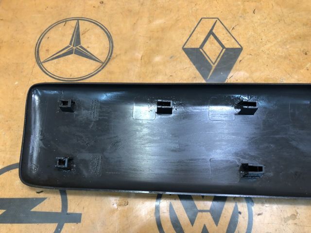 Накладка передней правой двери 8200036086 RENAULT