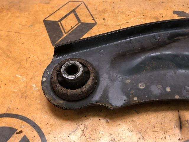RENAULT 8200054003 Рычаг передней подвески нижний левый в наличии Житомир