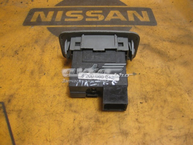 Кнопка (регулятор) корректора фар 8200060042 RENAULT