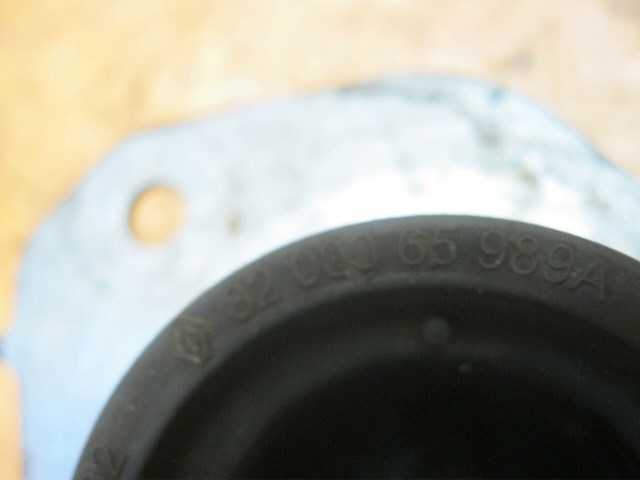 8200065989 Подушка (опора) двигателя левая купить Каменское