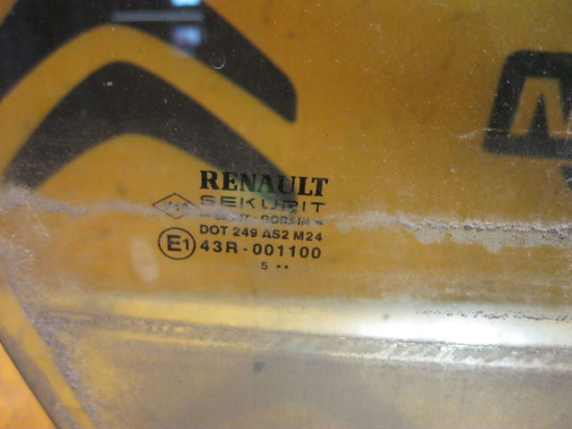 8200077231 RENAULT Стекло двери передней правой купить в Николаев