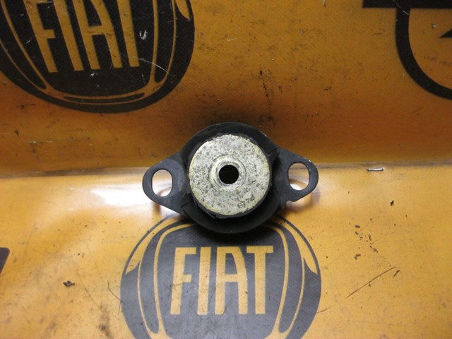 8200089697 Левая подушка двигателя купить Ужгород