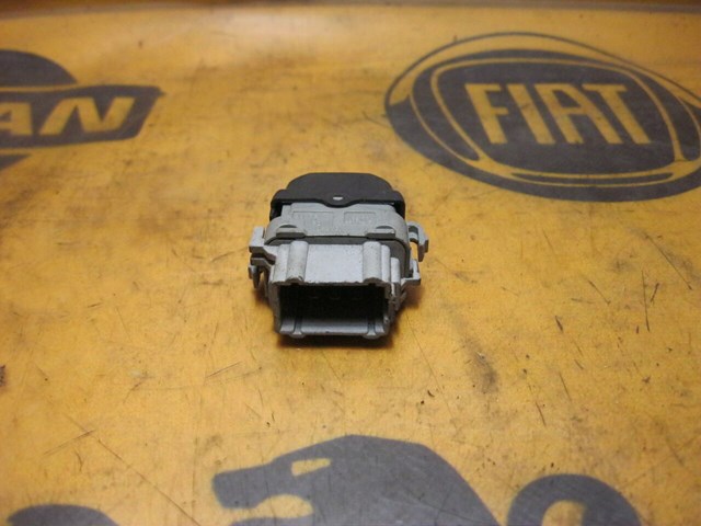 8200108265 RENAULT Кнопка стеклоподъемника передняя купить в Хмельницкий