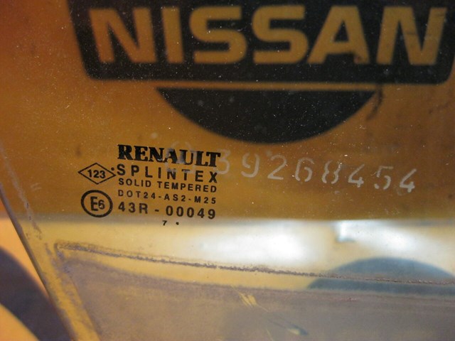 RENAULT 8200120588 Стекло двери передней правой в наличии Львов
