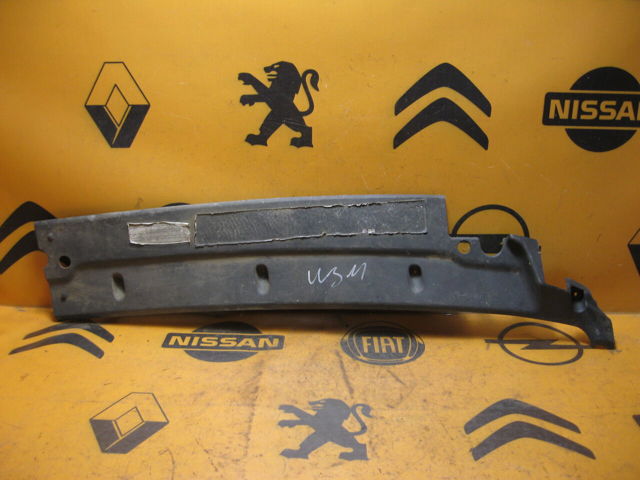 Решетка стеклоочистителей, правая 8200121691 RENAULT