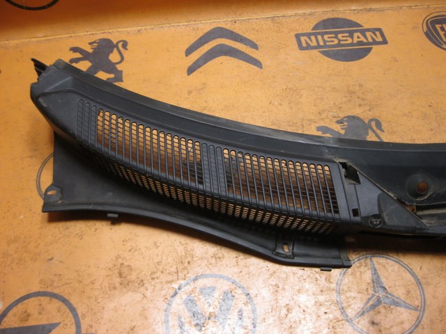 RENAULT 8200136789 Решетка дворников в наличии Сумы