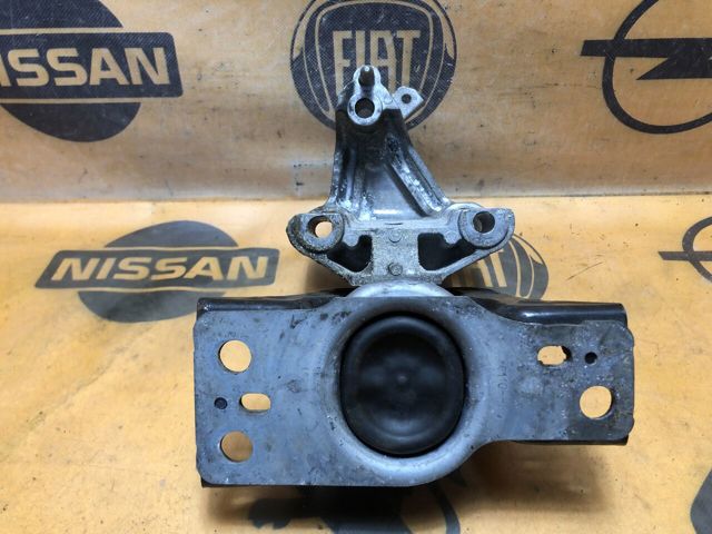 8200140431 RENAULT Правая подушка двигателя купить в Хмельницкий