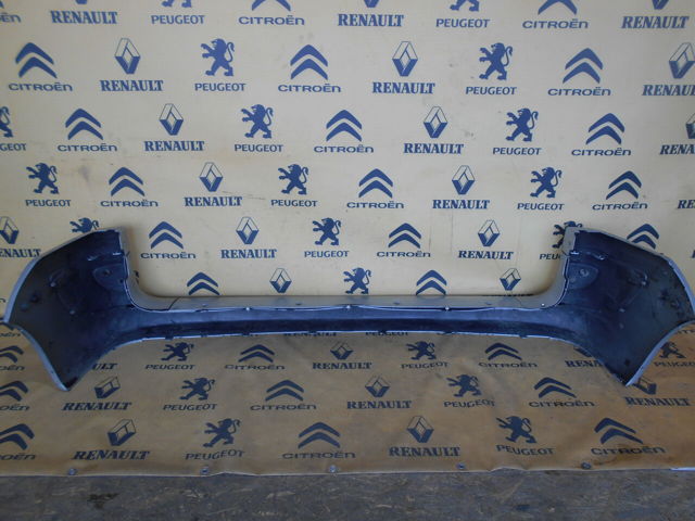 Бампер задний 8200150631 RENAULT