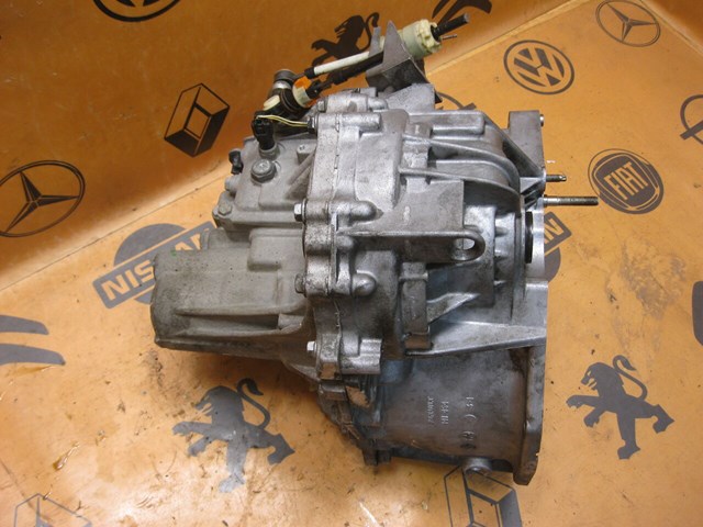 RENAULT 8200156391 КПП в сборе (механическая коробка передач) в наличии Ужгород