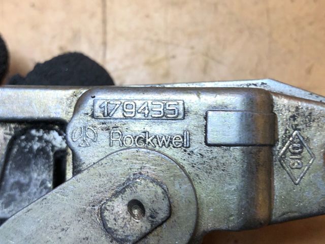 RENAULT 8200179435 Замок двери боковой сдвижной правой в наличии Тернополь