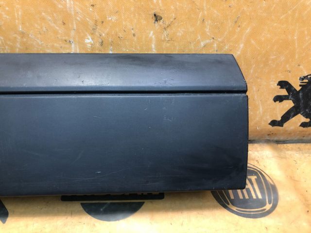 RENAULT 8200188540 Молдинг двери задней левой в наличии Киев