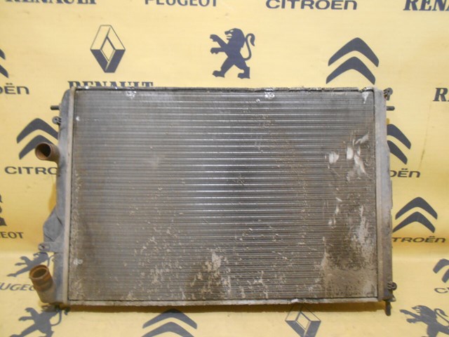 Б/у радиатор охлаждения renault scenic i (1996-2003) код: 779 8200189288