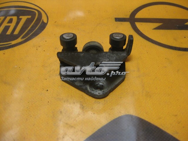 8200208767 Renault (RVI) Ролик двери боковой (сдвижной) левый нижний