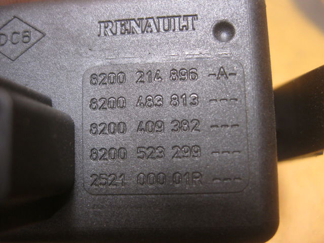 Кнопка включения аварийной сигнализации 8200214896 RENAULT